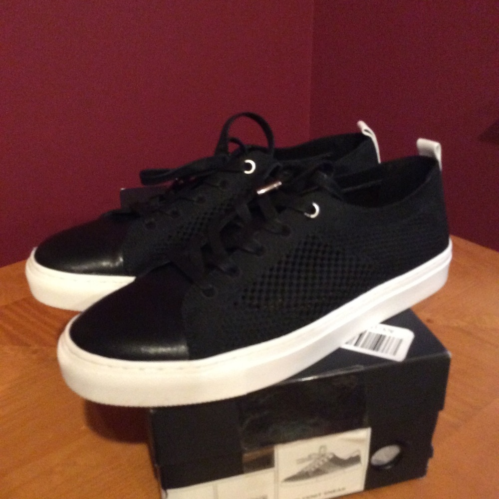 Banana republic flyknit sneakers black silver